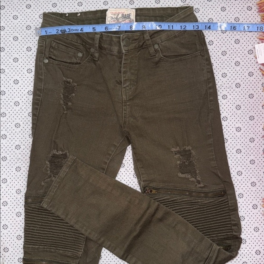 🛍 Women’s Stretch Jeans size 5 Juniors measurements shown in pictures 🛍